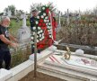 GALERIE FOTO Dinamoviştii s-au recules la mormîntul lui Cătălin Hîldan » Dănciulescu: ”În memoria «Unicului Căpitan», să umplem arena!”