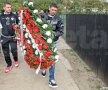 GALERIE FOTO Dinamoviştii s-au recules la mormîntul lui Cătălin Hîldan » Dănciulescu: ”În memoria «Unicului Căpitan», să umplem arena!”