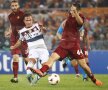 Gotze, stînga, şutează pentru 2-0, dar Guardiola (în medalion) caută nod în papură