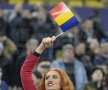 FOTO Arhipelag "tricolor" » Aseară, "naţionala" a jucat cu tribunele pustii, numai 10.000 de fani au fost pe stadion