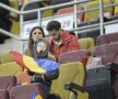 FOTO Arhipelag "tricolor" » Aseară, "naţionala" a jucat cu tribunele pustii, numai 10.000 de fani au fost pe stadion
