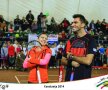 FOTO Simona Halep şi Horia Tecău, alături de copiii pasionaţi de tenis » 350 de puşti i-au «sufocat» pe cei doi tenismeni