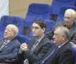 GALERIE FOTO Halatul, cît e halatul? :D » Premieră: Burleanu, criticat pentru cum a venit îmbrăcat azi la festivitate: "Este jenant"