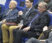 GALERIE FOTO Halatul, cît e halatul? :D » Premieră: Burleanu, criticat pentru cum a venit îmbrăcat azi la festivitate: "Este jenant"