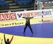 GALERIE FOTO Cît de spectaculos, dar şi cît de dur poate fi un meci de handbal! Cum au suferit fetele noastre în duelul cîştigat cu Spania, 22-20