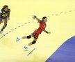 GALERIE FOTO Cît de spectaculos, dar şi cît de dur poate fi un meci de handbal! Cum au suferit fetele noastre în duelul cîştigat cu Spania, 22-20