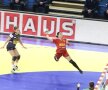 GALERIE FOTO Cît de spectaculos, dar şi cît de dur poate fi un meci de handbal! Cum au suferit fetele noastre în duelul cîştigat cu Spania, 22-20