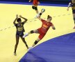 GALERIE FOTO Cît de spectaculos, dar şi cît de dur poate fi un meci de handbal! Cum au suferit fetele noastre în duelul cîştigat cu Spania, 22-20