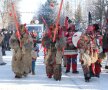 FOTO Urat şi plimbat cu sania! » Preşedintele Cornel Şfaiţer a fost sorcovit de întreaga localitate natală