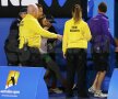 GALERIE FOTO Mai mulţi protestatari au intrat pe teren finala de la Australian Open! Meciul a fost întrerupt mai multe minute