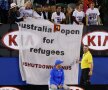 GALERIE FOTO Mai mulţi protestatari au intrat pe teren finala de la Australian Open! Meciul a fost întrerupt mai multe minute