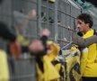 VIDEO+FOTO Scandal monstru la Dortmund » Roman Weidenfeller şi Mats Hummels au fost băgaţi în şedinţă de ultraşi după eşecul cu Augsburg