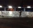 FOTO Se încing spiritele înainte de derby » Fanii Rapidului au fost în Ghencea şi au afişat bannere dure la adresa roş-albaştrilor
