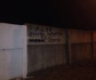 GALERIE FOTO Stadionul "Extensiv" a fost vandalizat de suporterii Universităţii Craiova » Mesaje dure la adresa Stelei şi a lui CS U