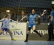 VIDEO şi FOTO S-a relansat lupta pentru titlu în handbalul feminin » Gol fabulos marcat de Torstenson!