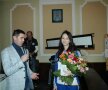 FOTO Mihai Leu i-a înmînat premiul de excelenţă tinerei campioane Florentina Marincu