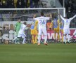 VIDEO+FOTO Nu mai ştiu să piardă » CS U Craiova a trecut şi de Petrolul, 2-1, al 16-lea meci consecutiv fără înfrîngere
