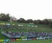 Stadionul "Hohe Warte" din Viena este multifuncțional. Este arena echipei de fotbal First Vienna și mai este gazdă a meciurilor de rugby a echipei locale. De asemenea, găzduiește și formația de fotbal american "Vikingii Viena". 