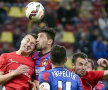 Momentul în care maxilarul lui Paul Papp a cedat în duelul din meciul cu Oțelul, pierdut de Steaua cu 2-1, a fost surprins de fotoreporterul Gazetei, Raed Krishan. Accidentarea îi încheie sezonul competițional fundașului