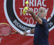 Inventatorul la lucru. Mansour Bahrami are mai multe trucuri pe care el le-a adus pe terenul de tenis