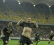 După golul care a făcut-o pe ASA lider, Zicu și-a dezgolit burta ca să arate că nu e gras