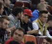 Keșeru a fost în tribune, dar a fost preocupat mai mult de smartphone decît de meci