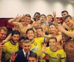FOTO "Cîinii", ironizaţi » Steliştii au sărbătorit victoria cu Dinamo arătînd "noul salut naţional"