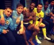 FOTO "Cîinii", ironizaţi » Steliştii au sărbătorit victoria cu Dinamo arătînd "noul salut naţional"