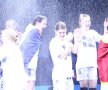 A curs șampanie și au fost făcute o mulțime de poze de grup, pentru că așa se întîmplă în cazul campionilor