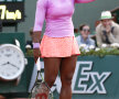 VIDEO Conflict pe teren la Roland Garros între Serena şi Azarenka » Gestul care a enervat-o pe americancă