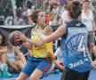 GALERIE FOTO Slam-dunk pentru copii » Moga și Stănescu s-au duelat sub panou la Sport Arena Streetball