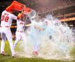 Huston Street, pitcherul celor de la Los Angeles Angels, sărbătorește cu apă și gheață al 300-lea save al carierei. Arată tentant, nu? foto: reuters