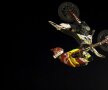 Nu, nu este o imagine editată, ci una foarte reală, de la Malaga Freestyle Motocross (foto: Reuters)