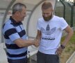 FOTO Suporterii pun căpitanul » 200 de fani le-au făcut un cadou inedit lui Rednic și Vojnovici înainte de derby