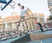 GALERIE FOTO Slam dunk de pe skateboard » Spectacol total în week-end în Piaţa Universităţii la Bucharest Challenger