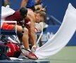 FRUSTRARE. Simona Halep, un car de nervi în timpul semifinalei pierdute cu Flavia Pennetta