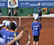Zîmbete printre copii » Simona Halep a participat ieri la inaugurarea a două terenuri de zgură în cadrul complexului sportiv "Ion Ţiriac"