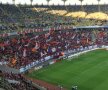 VIDEO+FOTO Atmosferă incendiară creată de suporterii lui Dinamo în memoria lui Hîldan: un inel de "foc" a înconjurat arena