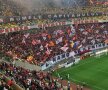 VIDEO+FOTO Atmosferă incendiară creată de suporterii lui Dinamo în memoria lui Hîldan: un inel de "foc" a înconjurat arena