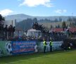 Învinşi lîngă tribuna-camion! Rapidiştii au pierdut neaşteptat la Pojorîta, iar fanii locali au găsit unde să se bucure foto: Codrin Maleş (gazetaSV.ro)