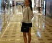 Agnieszka Radwanska a pozat pe holurile unuia dintre mall-urile din Singapore
