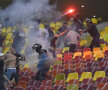 Ultrașii de pe stadioane sînt amendați după legea supranumită "Mitică Dragomir"