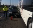 FOTO Imagini cu autocarul Astrei serios șifonat după accidentul de azi. Primele precizări oficiale