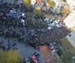 FOTO Şarpe din lacrimi şi ceară » Impresionantul marș al tăcerii a strîns mii de oameni