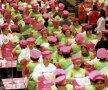 Peste 500 de persoane au pregătit pizza în același timp ► Foto: scmp.com