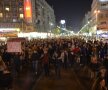 Mii de oameni au ieșit marți în stradă pentru a protesta după incidentul din clubul Colectiv. Foto: Cristi Preda