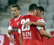 GALERIE FOTO Surpriză în amicalul lui Dinamo » "Cîinii" au început partida cu FC Olt cu un jucător nou! Alb-roșii s-au impus categoric