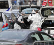 SALVARE. Mai tîrziu, cînd se luminase deja, Poliţia Judiciară şi-a intrat în drepturi, adunînd probe de la locul faptei Foto: Reuters