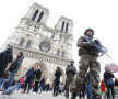 ISTORIA SUB PAZĂ. Catedrala Notre-Dame de Paris, în faţa căreia au fost amplasaţi soldaţi înarmaţi Foto: Reuters