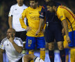 Abdennour protestează după incident. Suarez (dreapta) joacă bine rolul celui îngrijorat
// Foto: Guliver/GettyImages